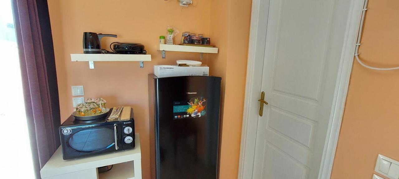 Anastacias Apartment Artemida  Esterno foto